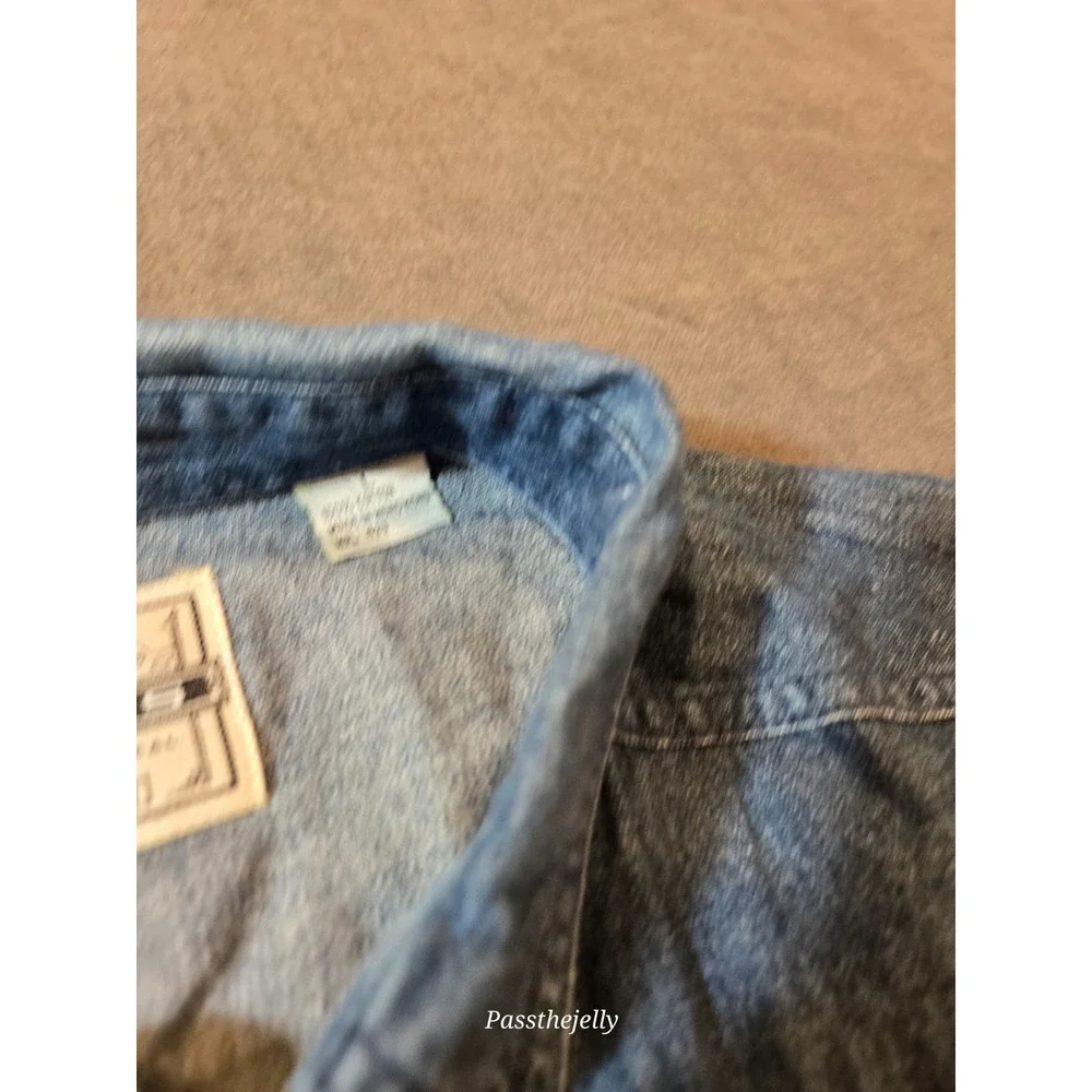 Levis excellent used